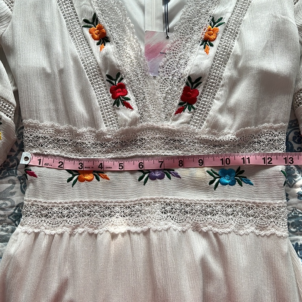 Chicwish Embroidery and Lace Trims Inserted Cotton Maxi Dress - Picture 6 of 8